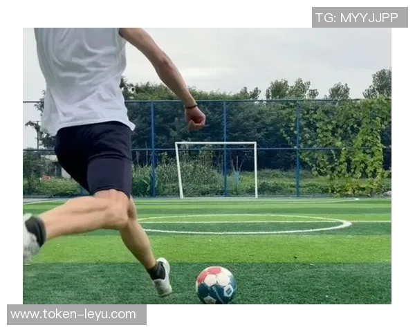 足球球试讲视频探索足球技巧与战术的完美结合与实战应用